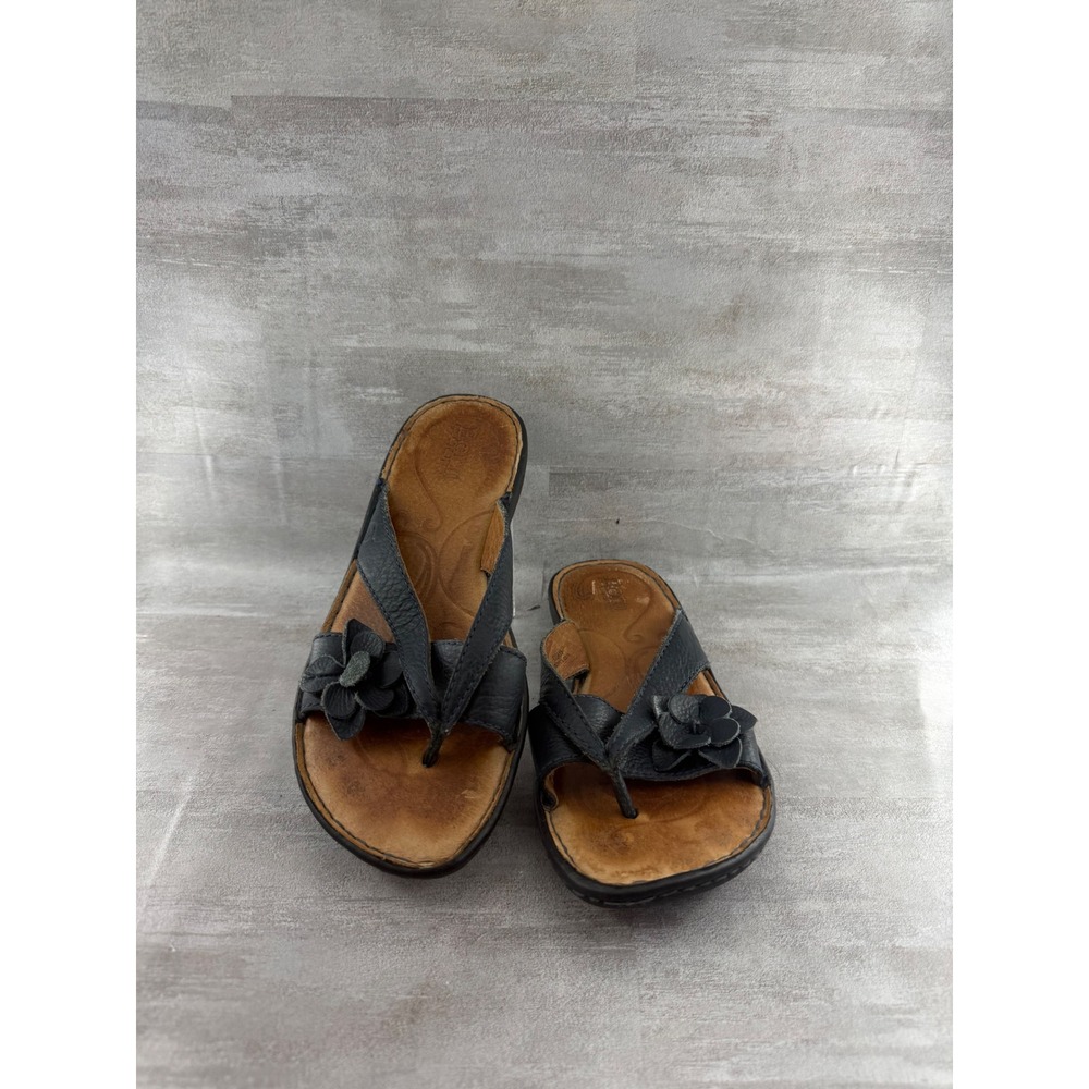 Born Black Leather Floral Thong Sandals Women Sz 7M B97934 Low Wedge Comfort
